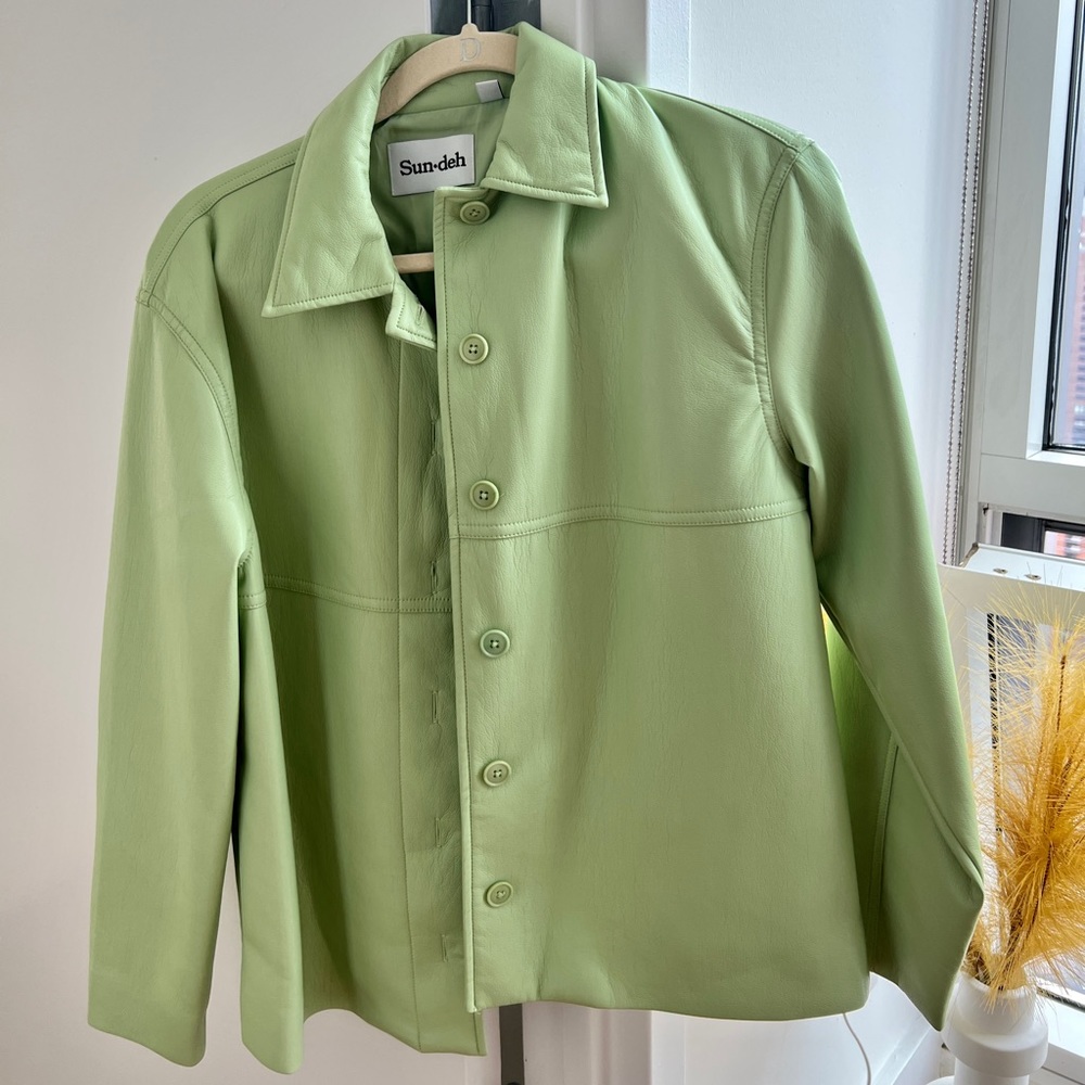 Aritzia Button Down Sun-deh Jacket Xsmall